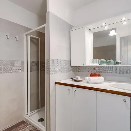 Saint Laurent Apt Garden View - Happy Rentals Apartment Menton