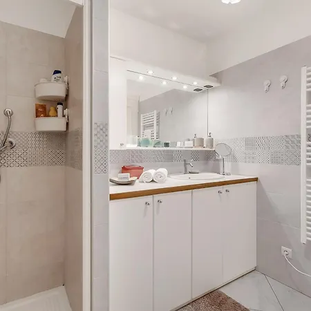 Saint Laurent Garden View - Happy *