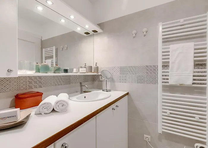 Apartamento Saint Laurent Garden View - Happy